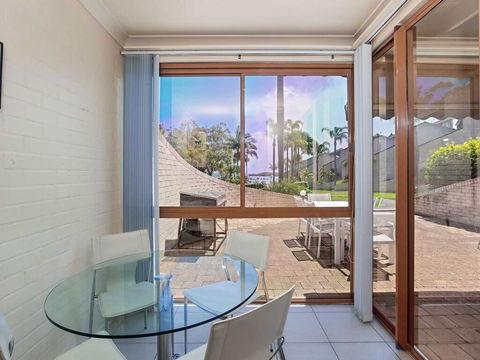 16 'The Moorings' 4 Cromarty Road - Waterfront Property With Pool & Air Conditioning - Accommodation Cooktown 3
