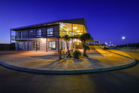 16 Crevalle Way - Fantastic House With Gulf Views - Accommodation Cooktown 1