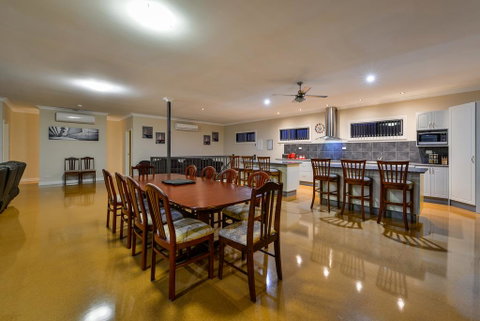 16 Crevalle Way - Fantastic House With Gulf Views - Accommodation Cooktown 2