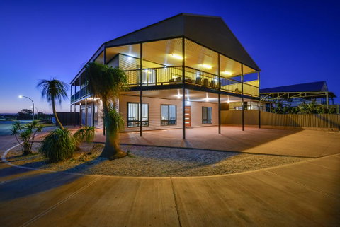 16 Crevalle Way - Fantastic House With Gulf Views - Accommodation Cooktown 0