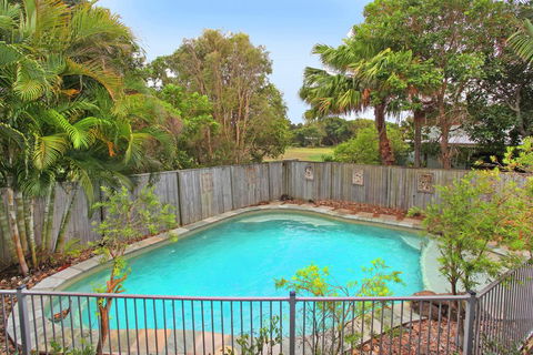 18 Northbeach Place, Mudjimba Beach - Pet Friendly, Linen Included, WIFI - Accommodation Cooktown 2