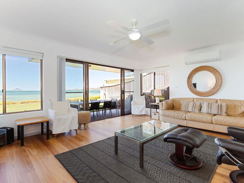 2 'The Pelicans' 53 Soldiers Point Road - Ground Floor Unit On The Waterfront - Accommodation Cooktown 0