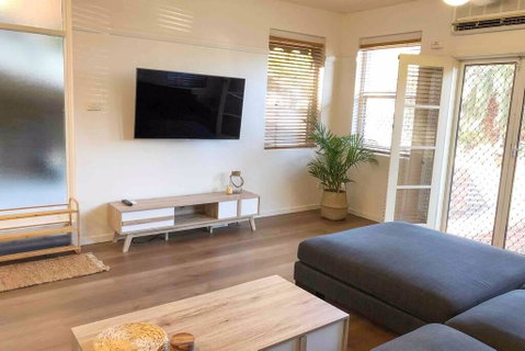2 Bedroom, SHORT Walk To CBD,BEACH And DARBY ST - Accommodation Cooktown 0