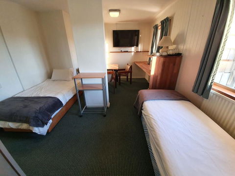 2 Lakeview Plaza - Accommodation Cooktown 2