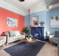 2-Bed Apartment Metres From Coogee Beach and Dining - Accommodation Cooktown