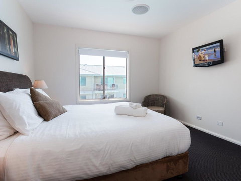 245 'Pacific Blue', 265 Sandy Point Rd - Air Conditioned Unit With Resort Facilities And Linen Supplied - Accommodation Cooktown 2