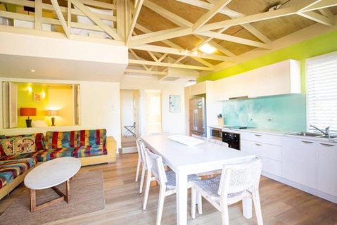 BEACHBREAK - 100m To Beach - Sleeps 6 - Accommodation Cooktown 2