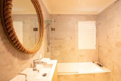 BEACHBREAK - 100m To Beach - Sleeps 6 - Accommodation Cooktown 4