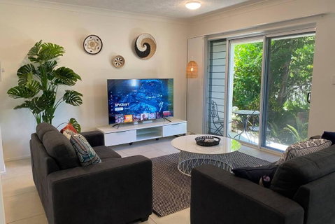 BEACH, SHOPS & STRAND 5 Min Walk Away - Accommodation Cooktown 0