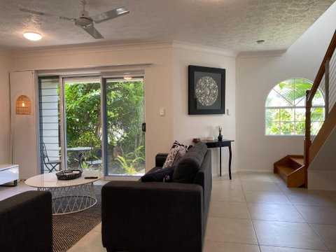BEACH, SHOPS & STRAND 5 Min Walk Away - Accommodation Cooktown 3