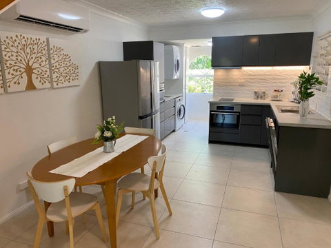 BEACH, SHOPS & STRAND 5 Min Walk Away - Accommodation Cooktown 2