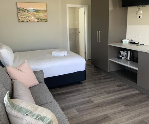 BIG4 Waters Edge Holiday Park - Accommodation Cooktown 2
