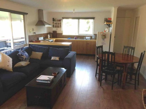 BLACK DUCK SHACK -Dog Friendly -Red Rocks Beach - Accommodation Cooktown 3