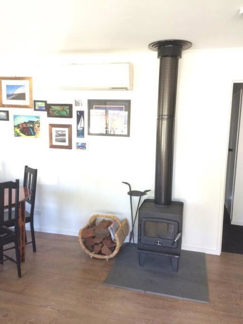 BLACK DUCK SHACK -Dog Friendly -Red Rocks Beach - Accommodation Cooktown 4
