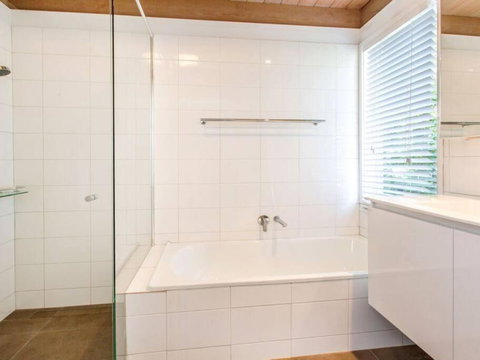 BLAIRGOWRIE TREETOPS..location Location Location - Accommodation Cooktown 2