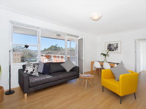 BOT01 - Balmoral Light And Airy Beach Apartment - Accommodation Cooktown 0