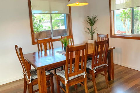 BRUNS BEACH HOUSE - Comfortable Holiday Accommodation At The Beach - Accommodation Cooktown 4