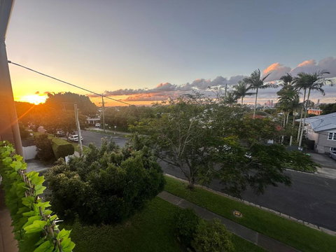 Close To The City - Accommodation Cooktown 0