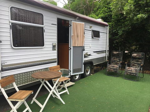 Comfortable Caravan - Accommodation Cooktown 3