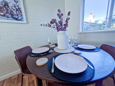 Crawley Cosy Urban Retreat Close To CBD UWA Free Park Netflix - Accommodation Cooktown 3