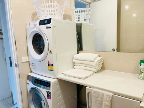D101 Charming Apartment- Free Parking - Accommodation Cooktown 3