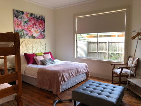 D108 Fantastic Sun Crescent Gathering - Accommodation Cooktown 0