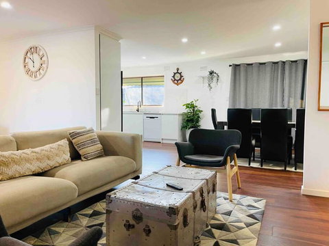 D140 Keilor Down Vacation - Accommodation Cooktown 0