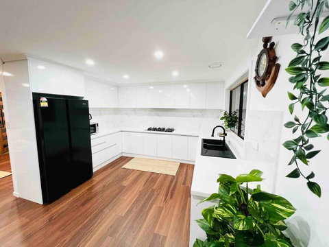 D140 Keilor Down Vacation - Accommodation Cooktown 1