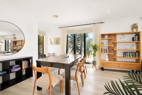 Deluxe Family Montpellier Gardens Estate - Burwood - Accommodation Cooktown 3