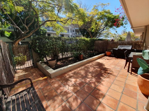 2BR Lovely River , Retreat Pool, Gym, Wine, Netflix - Accommodation Cooktown 3