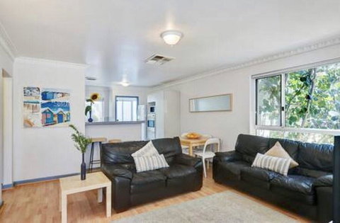 3 Oceans Apartments - Scarborough - Accommodation Cooktown 3