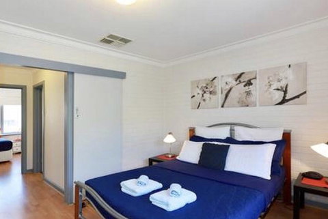 3 Oceans Apartments - Scarborough - Accommodation Cooktown 2
