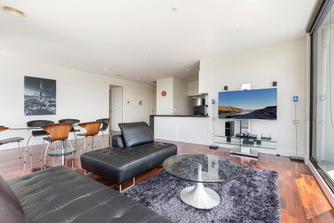 3-Bed Apartment With Parking Near Parks And Dining - Accommodation Cooktown 0