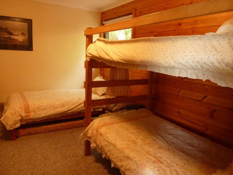 31 Elizabeth Crescent - Accommodation Cooktown 2