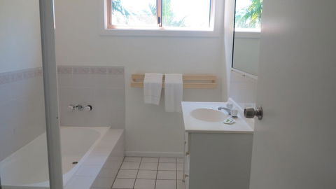 47 Yates St Nelly Bay - Accommodation Cooktown 1