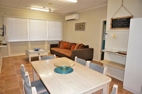 5 Learmonth Street - Close To Town Centre - Accommodation Cooktown 3