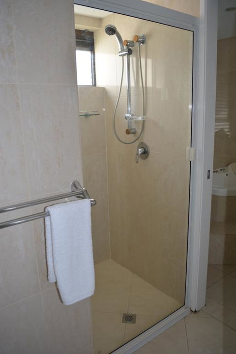 5,  Apartment On The Esplanade - Accommodation Cooktown 2