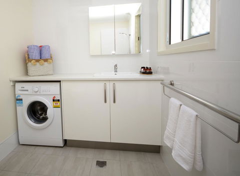 545 Esplanade - Accommodation Cooktown 1