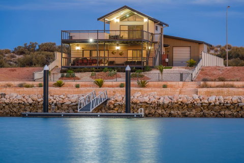 64 Madaffari Drive - PRIVATE JETTY - Accommodation Cooktown 0