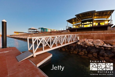7 GNULLI - PRIVATE JETTY - Accommodation Cooktown 1