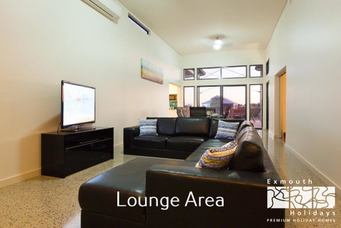 7 GNULLI - PRIVATE JETTY - Accommodation Cooktown 3