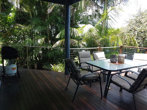 8 Hakea Place - Family Home On A Quiet Street, Close To Beach & Shops, Pet Friendly - Accommodation Cooktown 1