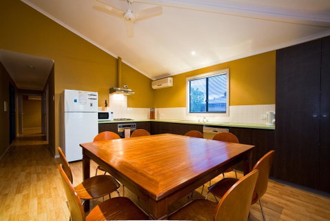 9 Skipjack Circle - Lovely Pet-Friendly Holiday Home With A Breezeway - Accommodation Cooktown 3