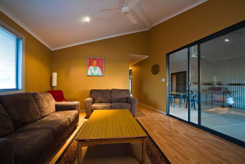 9 Skipjack Circle - Lovely Pet-Friendly Holiday Home With A Breezeway - Accommodation Cooktown 1