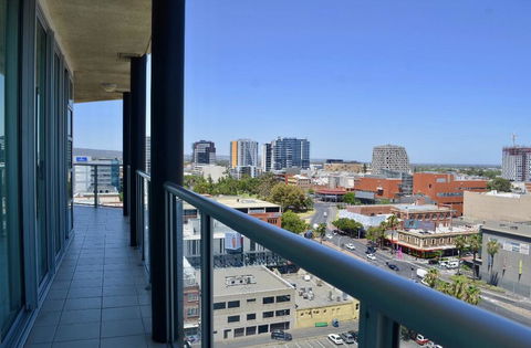 96 North Terrace Stylish Penthouse Apartment - Accommodation Cooktown 3