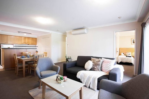 A Comfy 2BR Home, Top Location, FREE Parking - Accommodation Cooktown 1