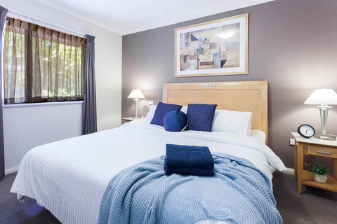 A Comfy 2BR Home, Top Location, FREE Parking - Accommodation Cooktown 0