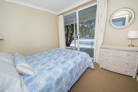 A Foreshore - Salamander Bay - Accommodation Cooktown 1