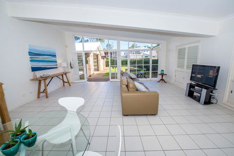 A Foreshore - Salamander Bay - Accommodation Cooktown 3