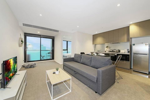 A Modern & Central Apt With Beautiful City Views - Accommodation Cooktown 0